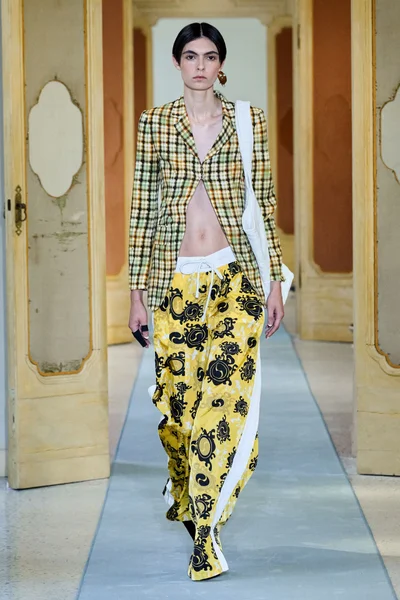 Look 14